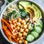 Quinoa-Gem&uuml;se-Bowl mit Tahini-Dressing